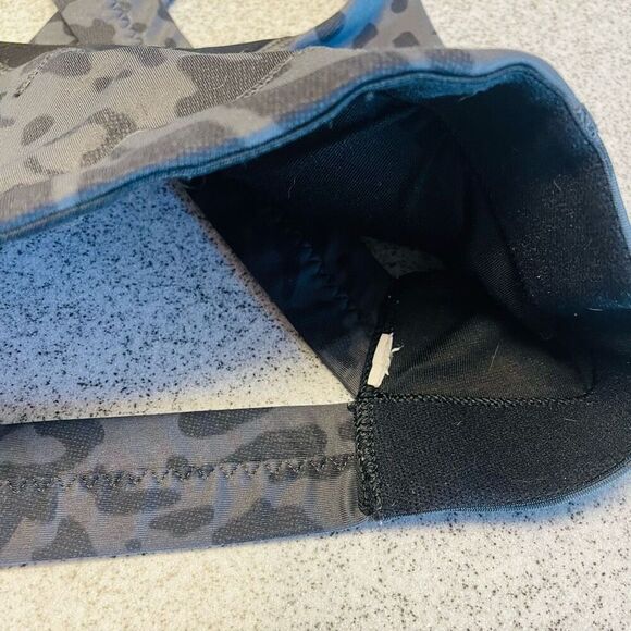 Lululemon In A Flash Sports Bra I Animal Swirl Deep Coal Light / Black Size 2 - Picture 8 of 9